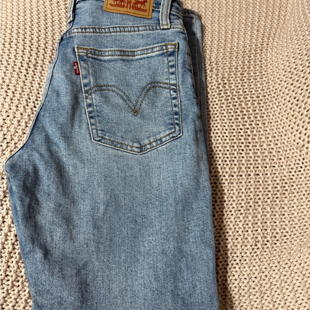 Woman Levi's Light Blue Straight Fit Jeans